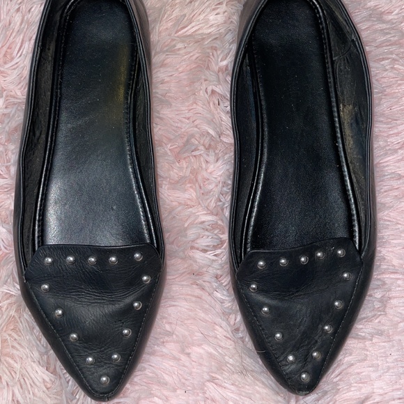 Yosi Sama flats